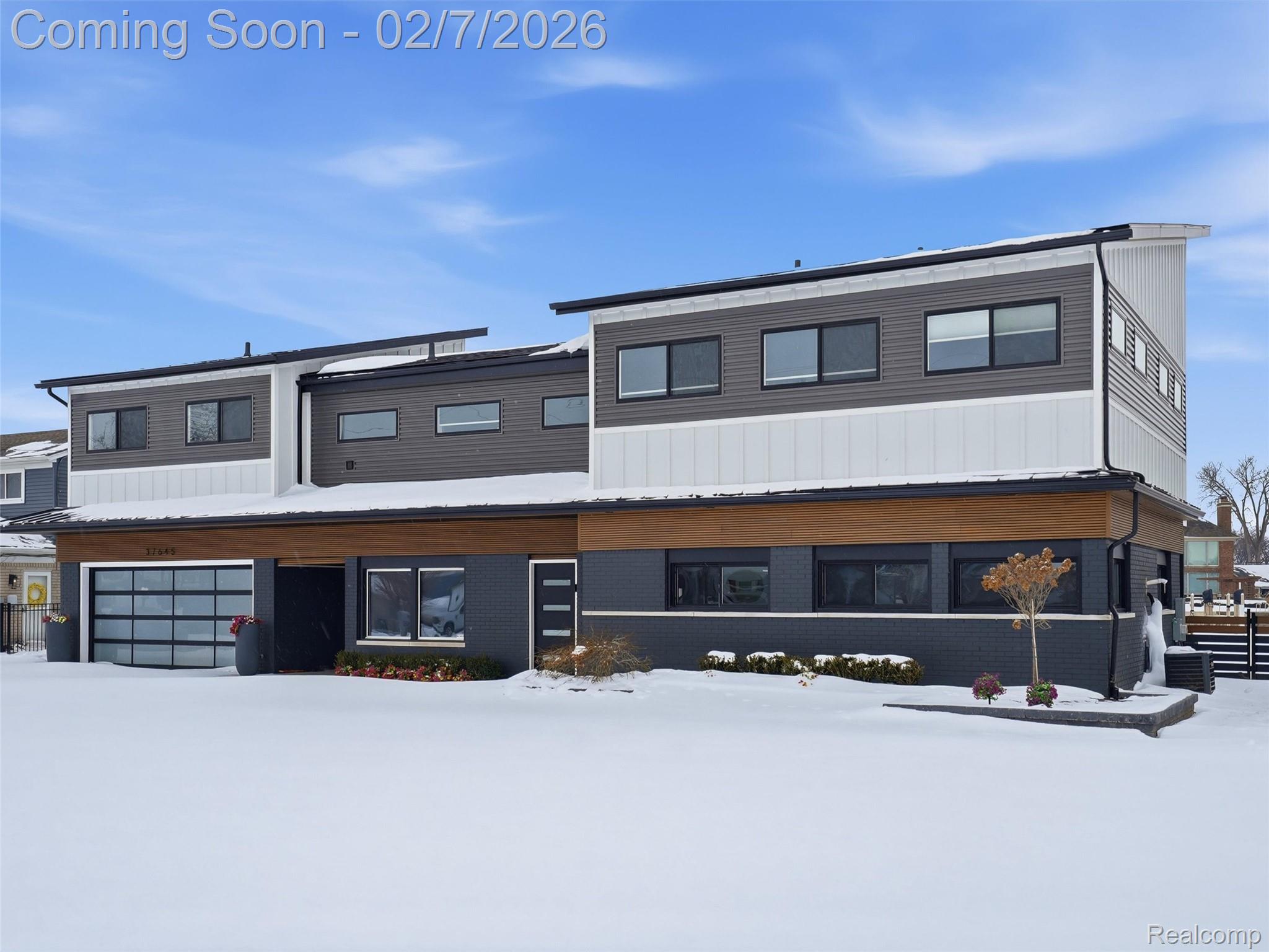 37645 Lakeville Street