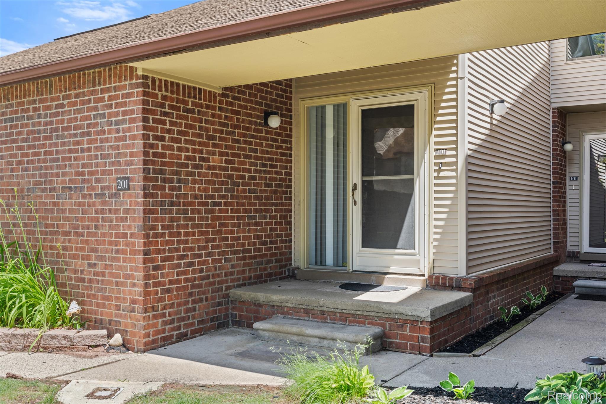 6680 Ridgefield Circle