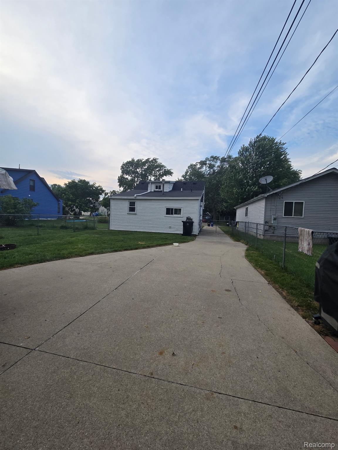 Roseville City, Michigan 48066, United States, 3 Bedrooms Bedrooms, ,1 BathroomBathrooms,Residential,Active,192963