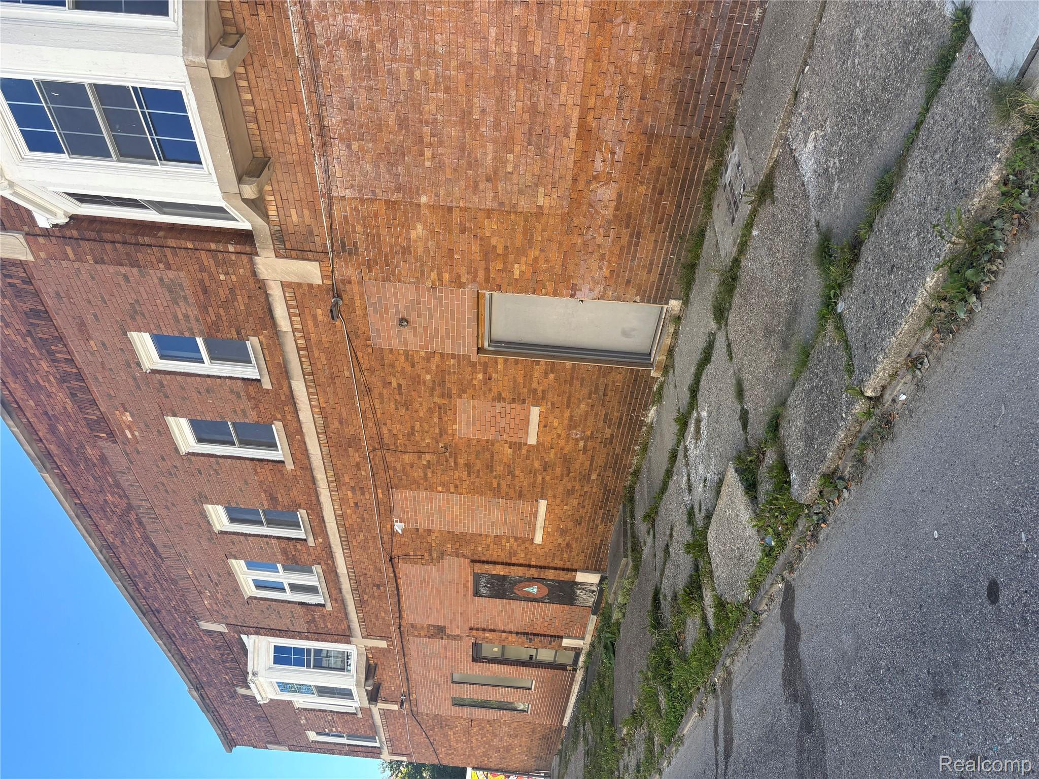 8296 Woodward Avenue