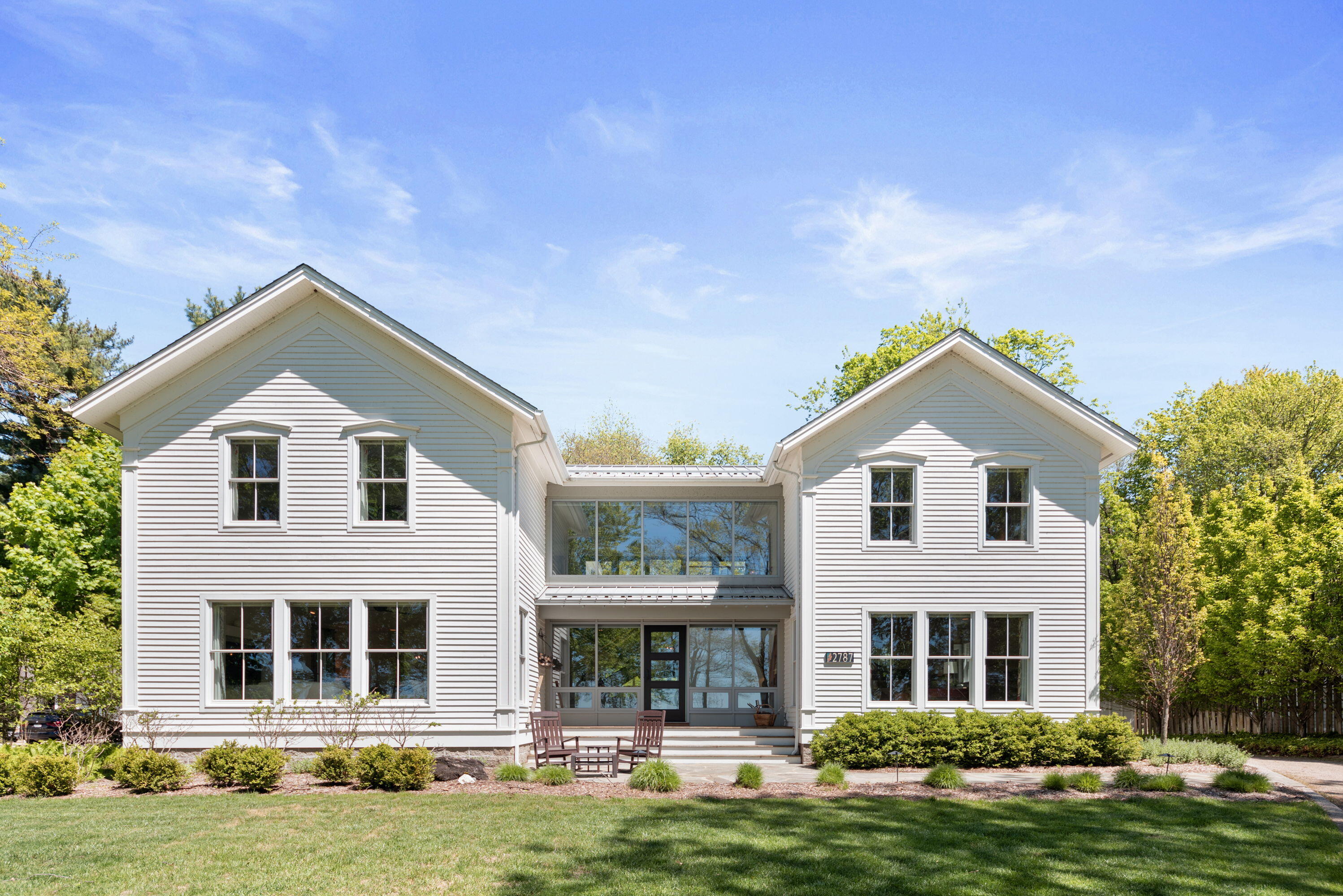 2787 Lakeshore Drive