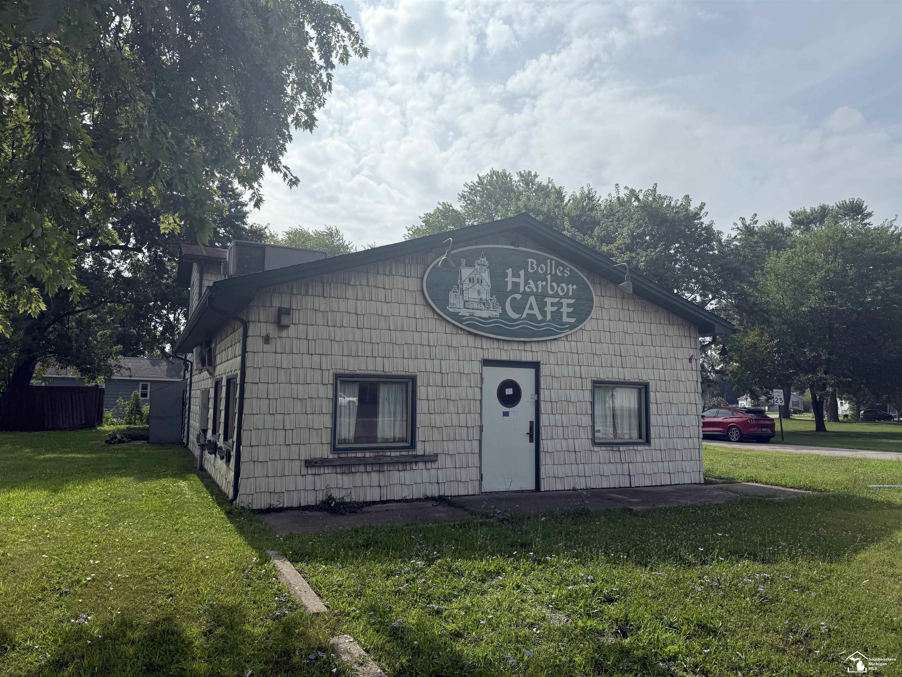 13986 Laplaisance Road