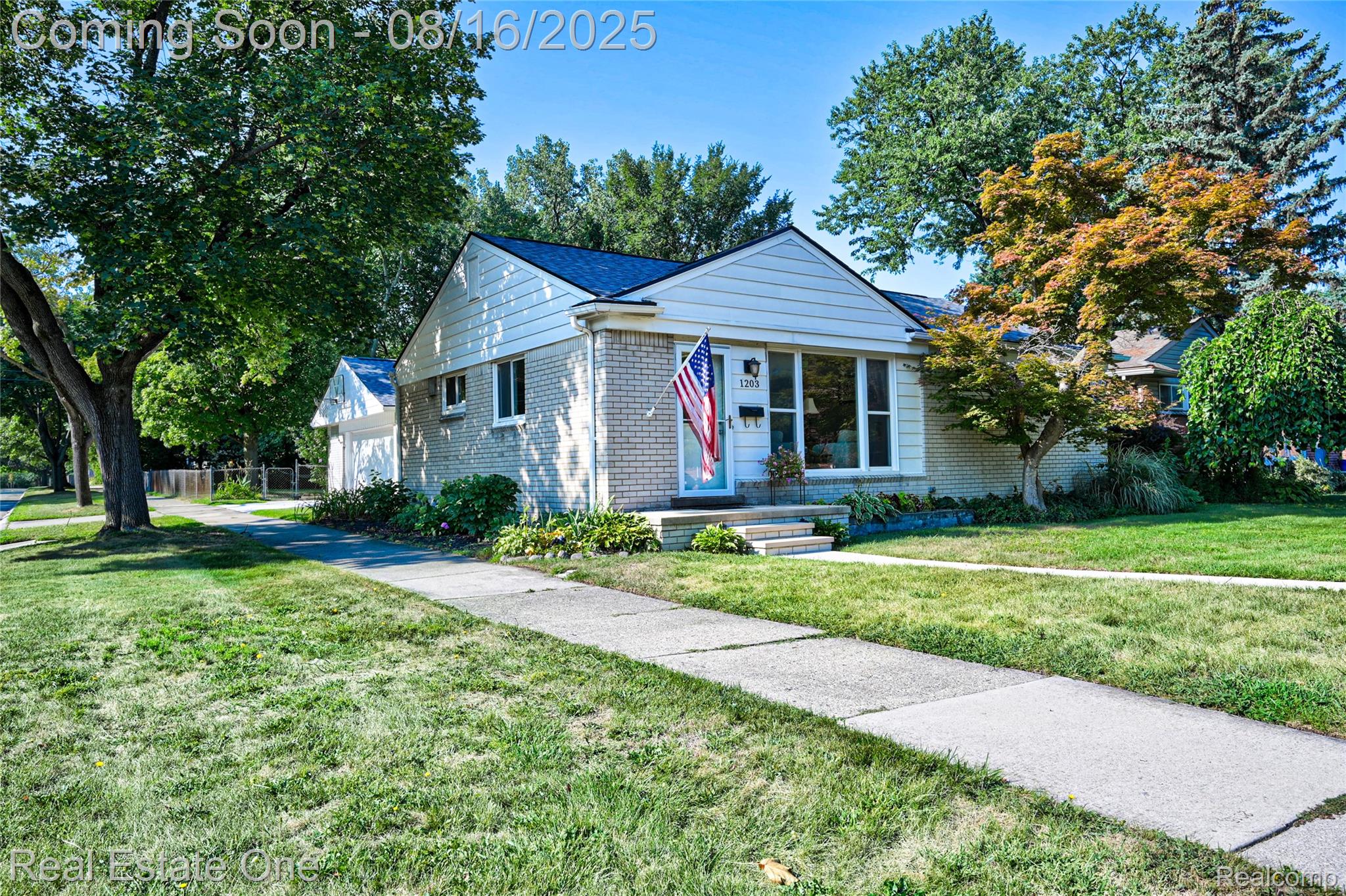 1203 Hickory Avenue