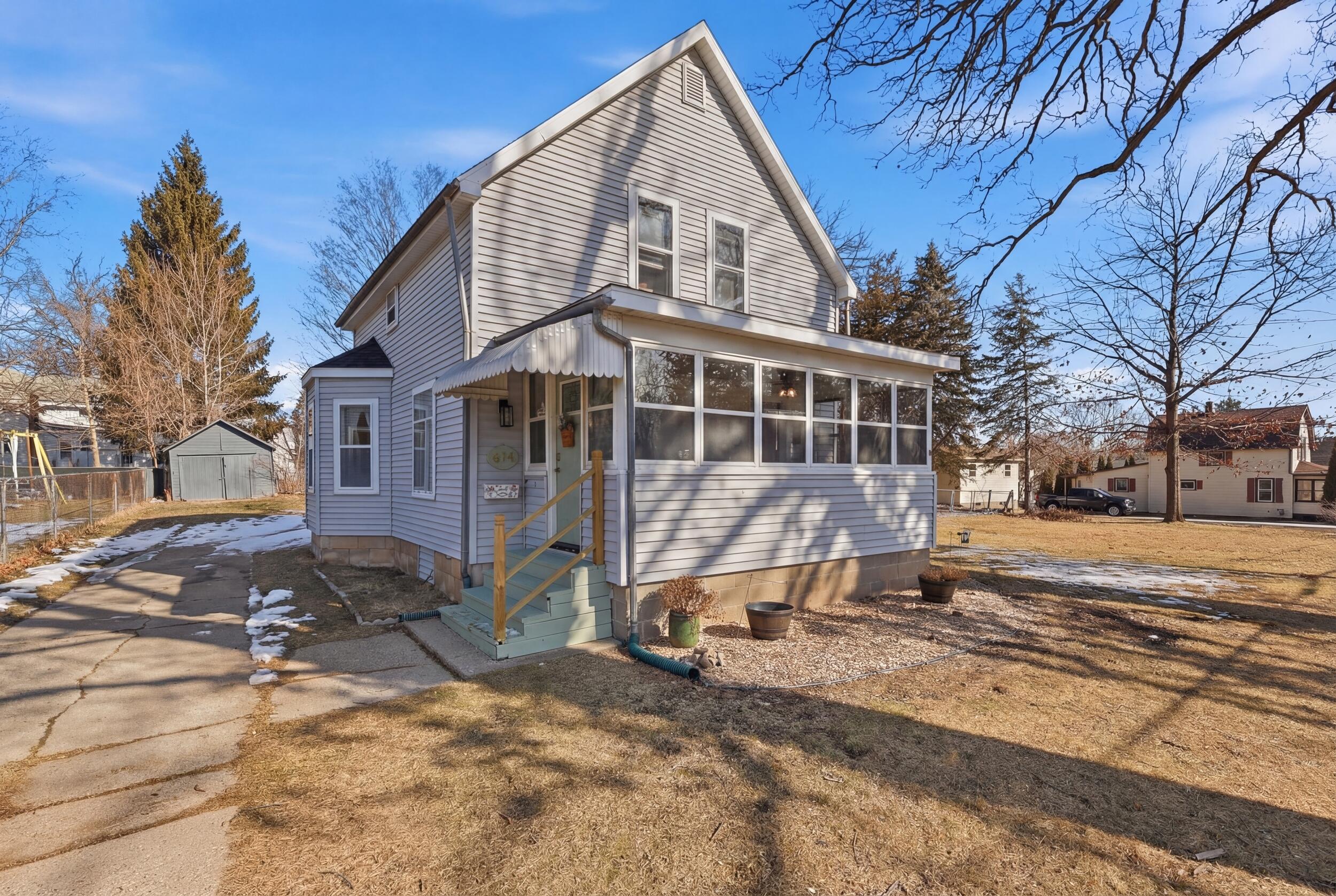 614 E Washington Street