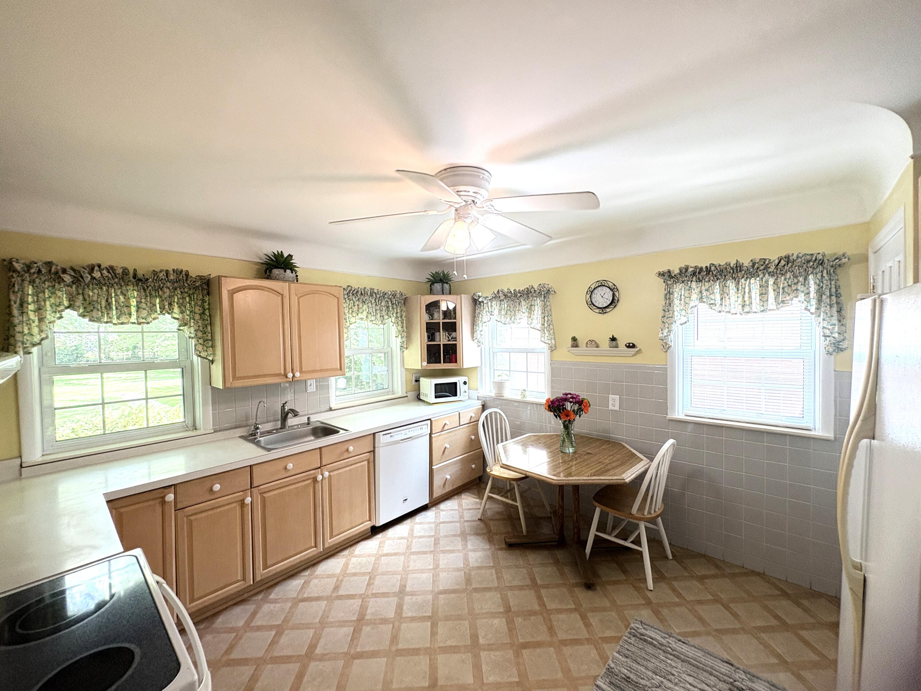 19061 Collinson Avenue