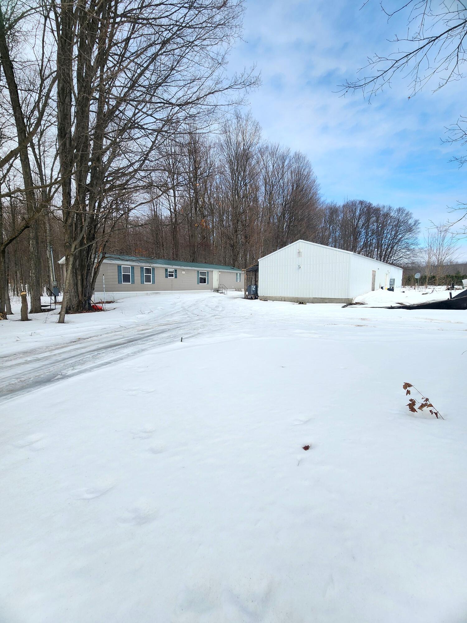 2332 W Houghton Lake Road B