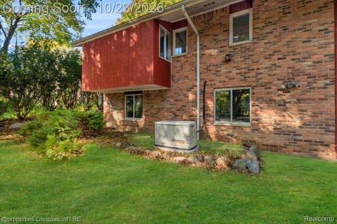 Tiny photo for 2779 W Wattles Road, Troy City, MI 48098 (MLS # 20261085144)