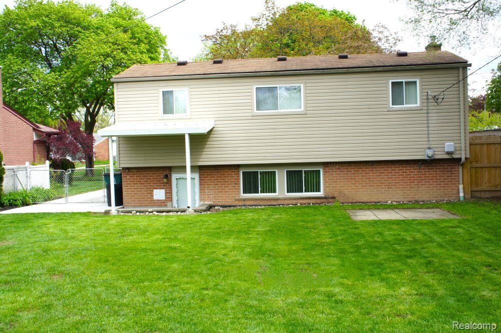 1427 N STEPHEN Avenue