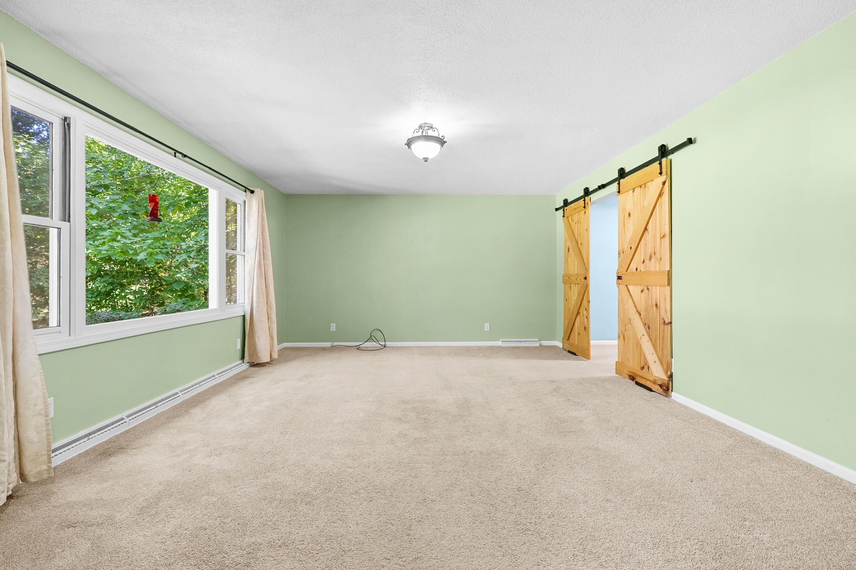 7423 Ravine Road