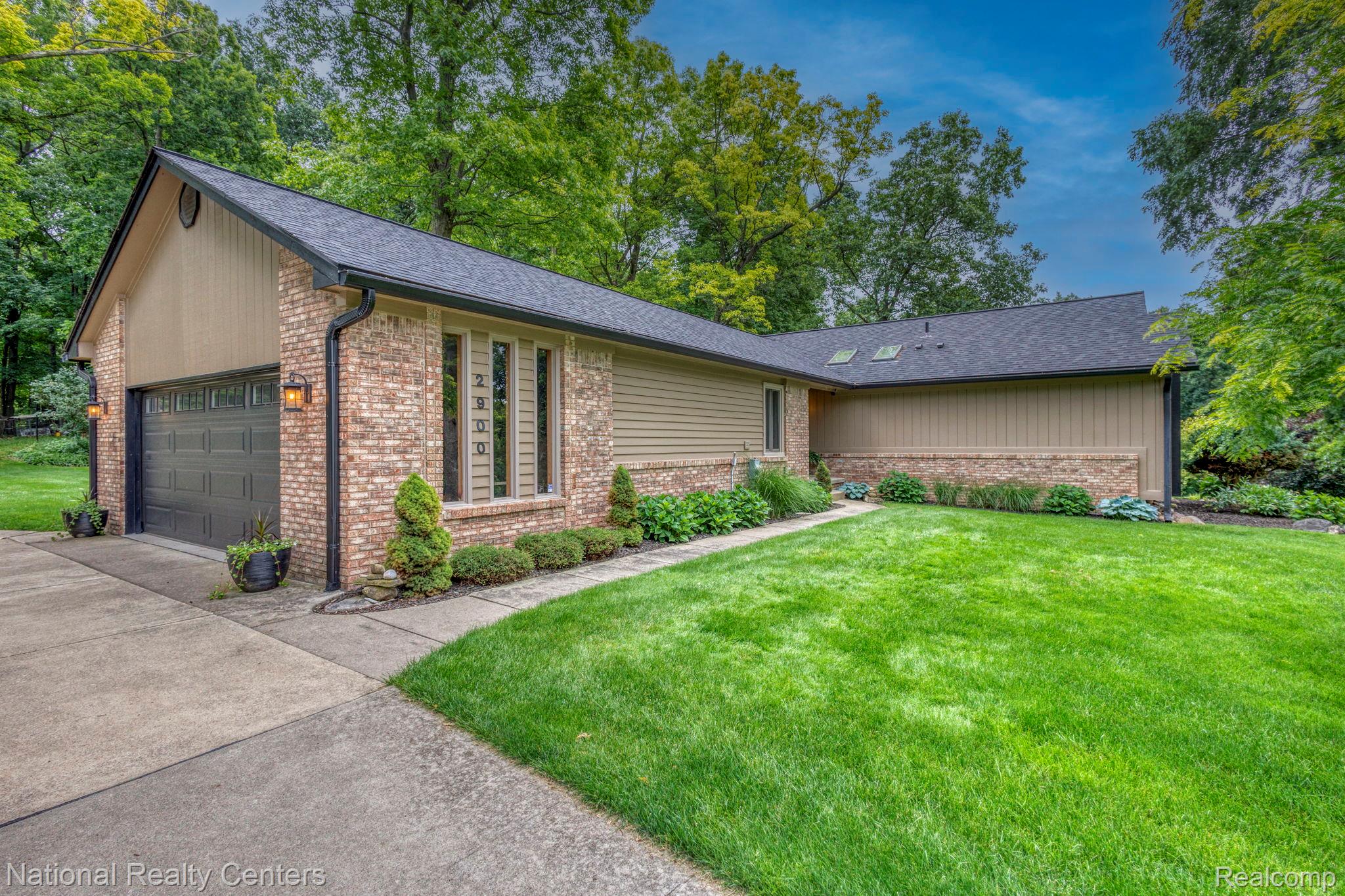 2900 Lynn Drive