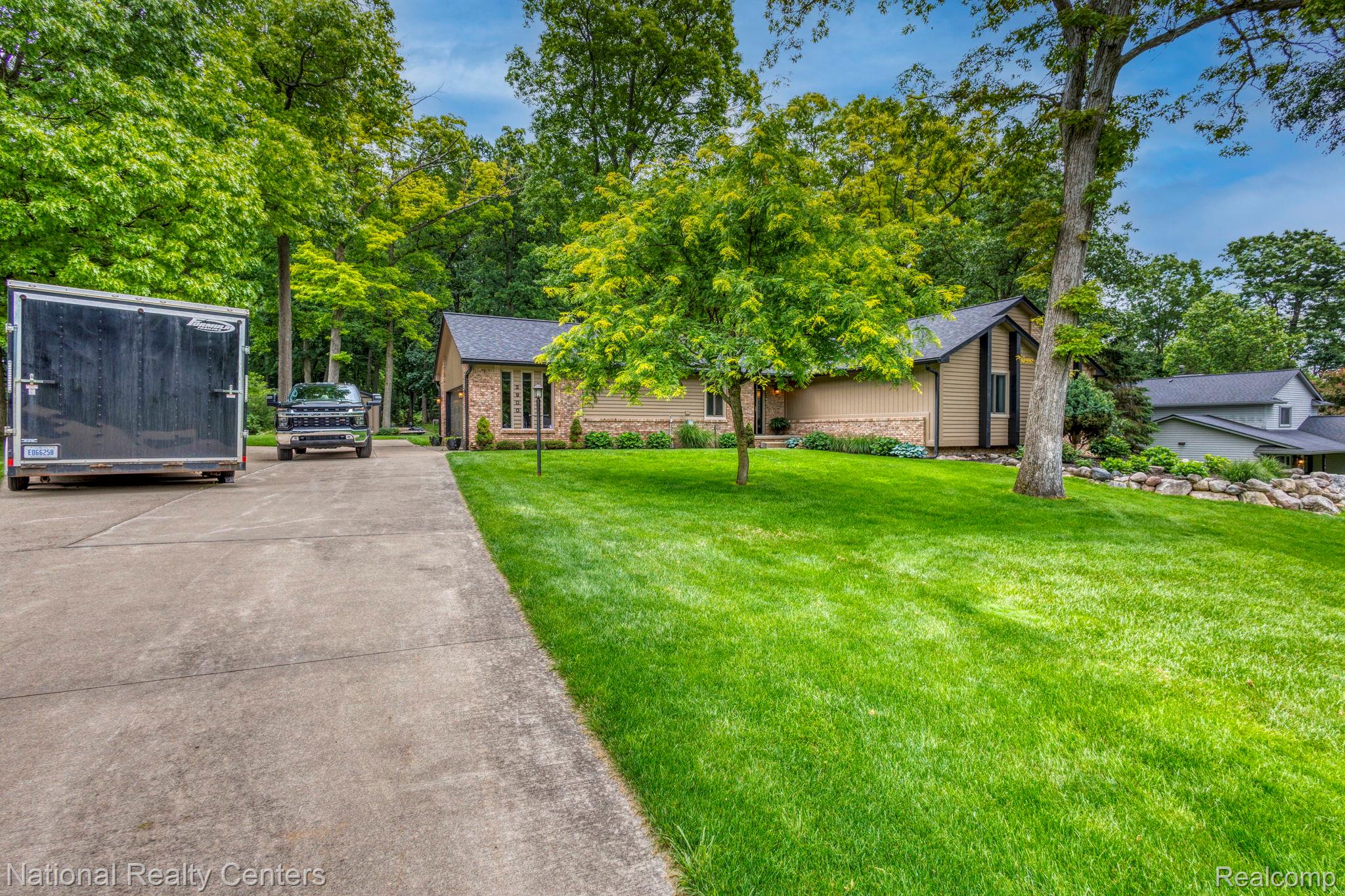 2900 Lynn Drive