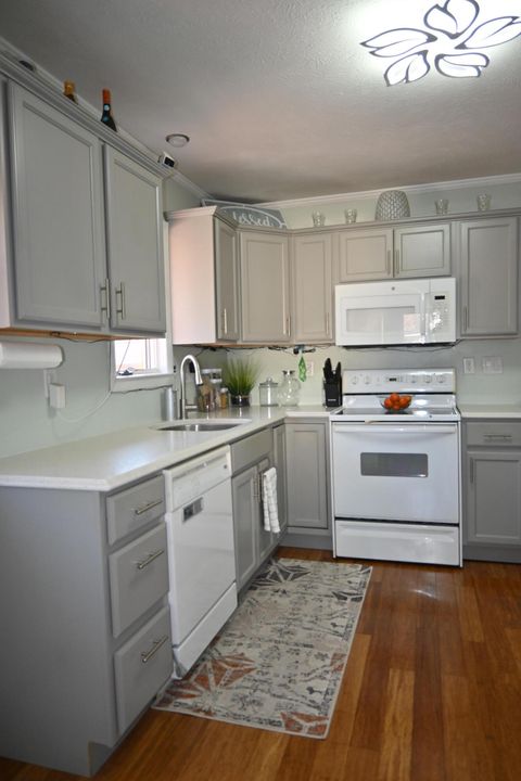 Tiny photo for 544 Terry Street, Muskegon Charter Township, MI 49442 (MLS # 71026009562)