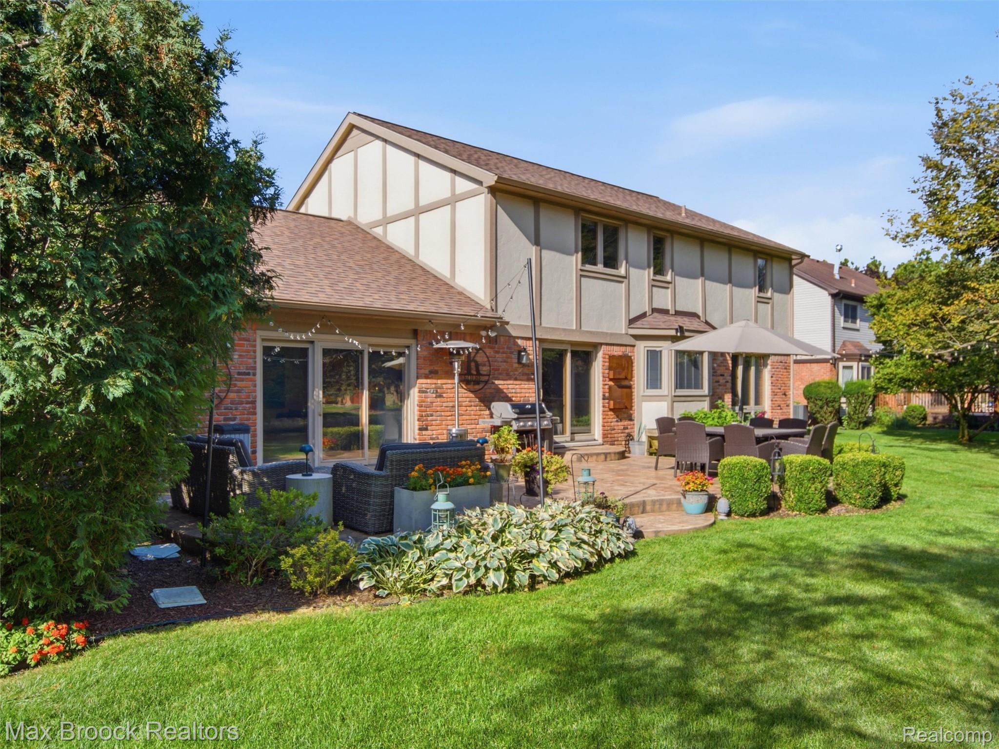 1664 White Birch Court