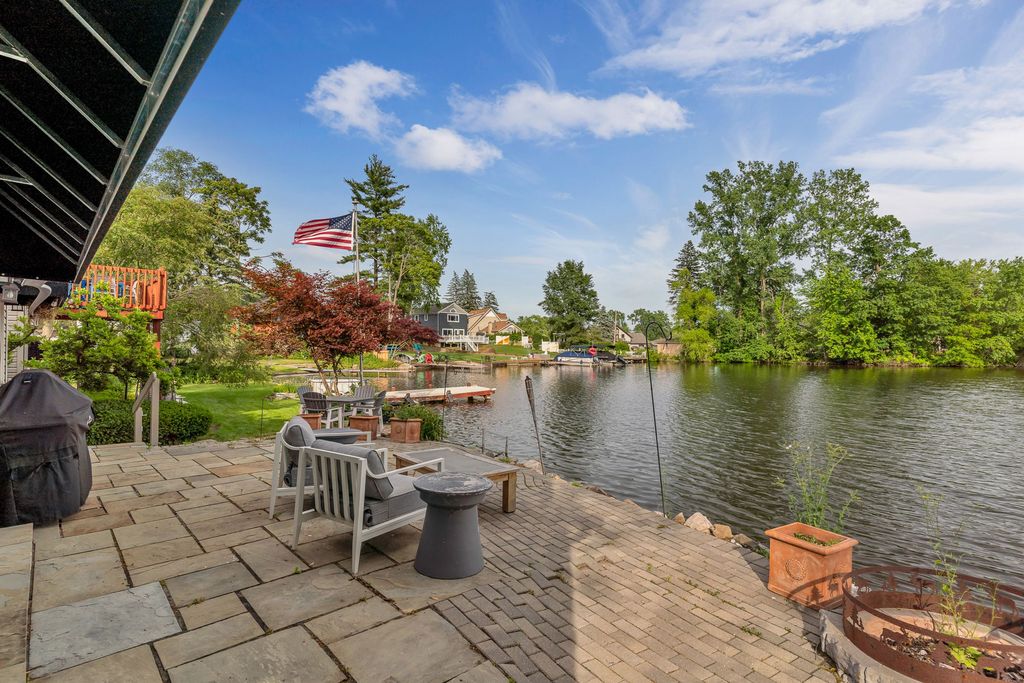 listing image 44