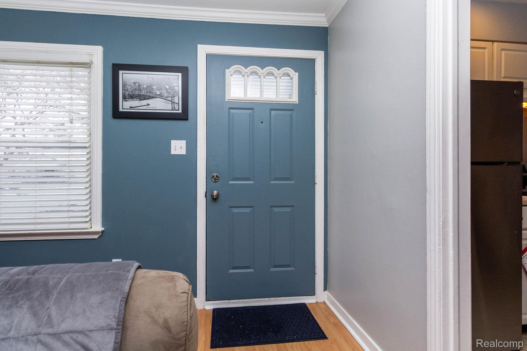 1504 E Maxlow Avenue