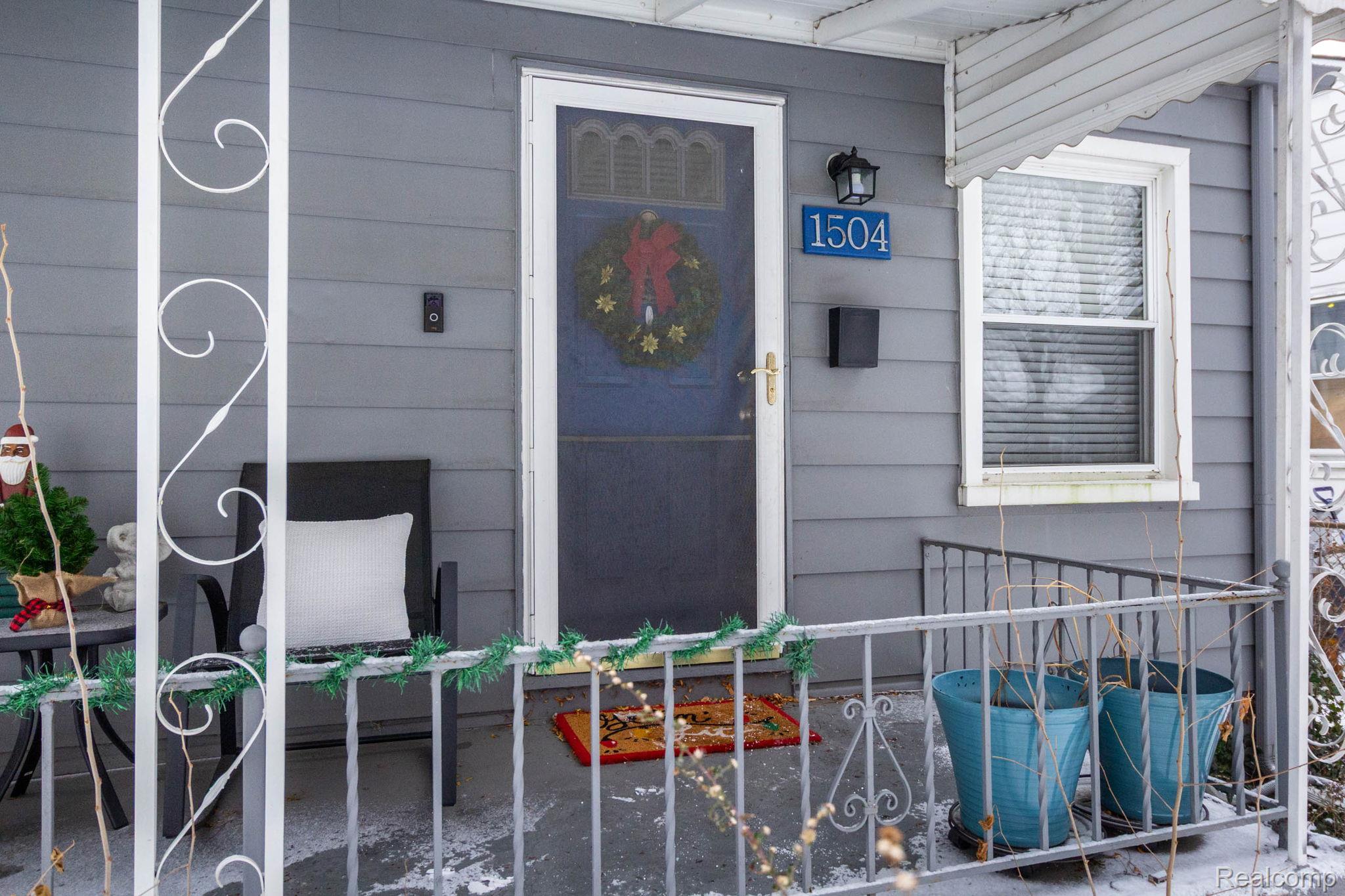 1504 E Maxlow Avenue