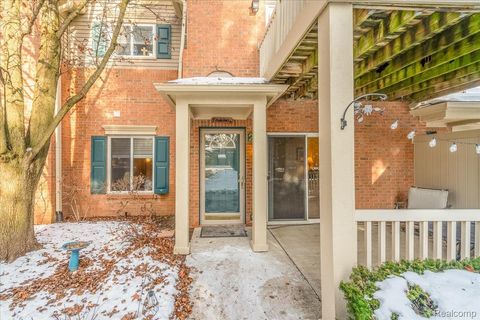 204 Marigold Circle Westland City MI 48185