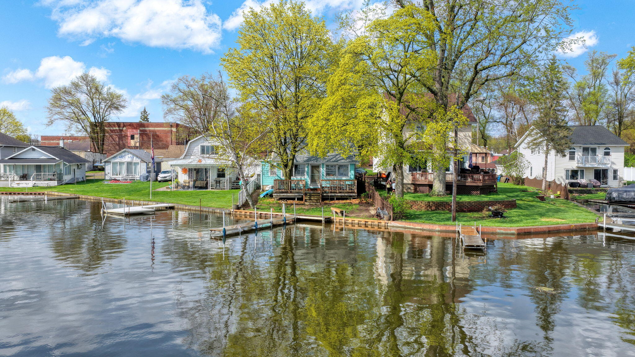 131 N Lakeside Drive