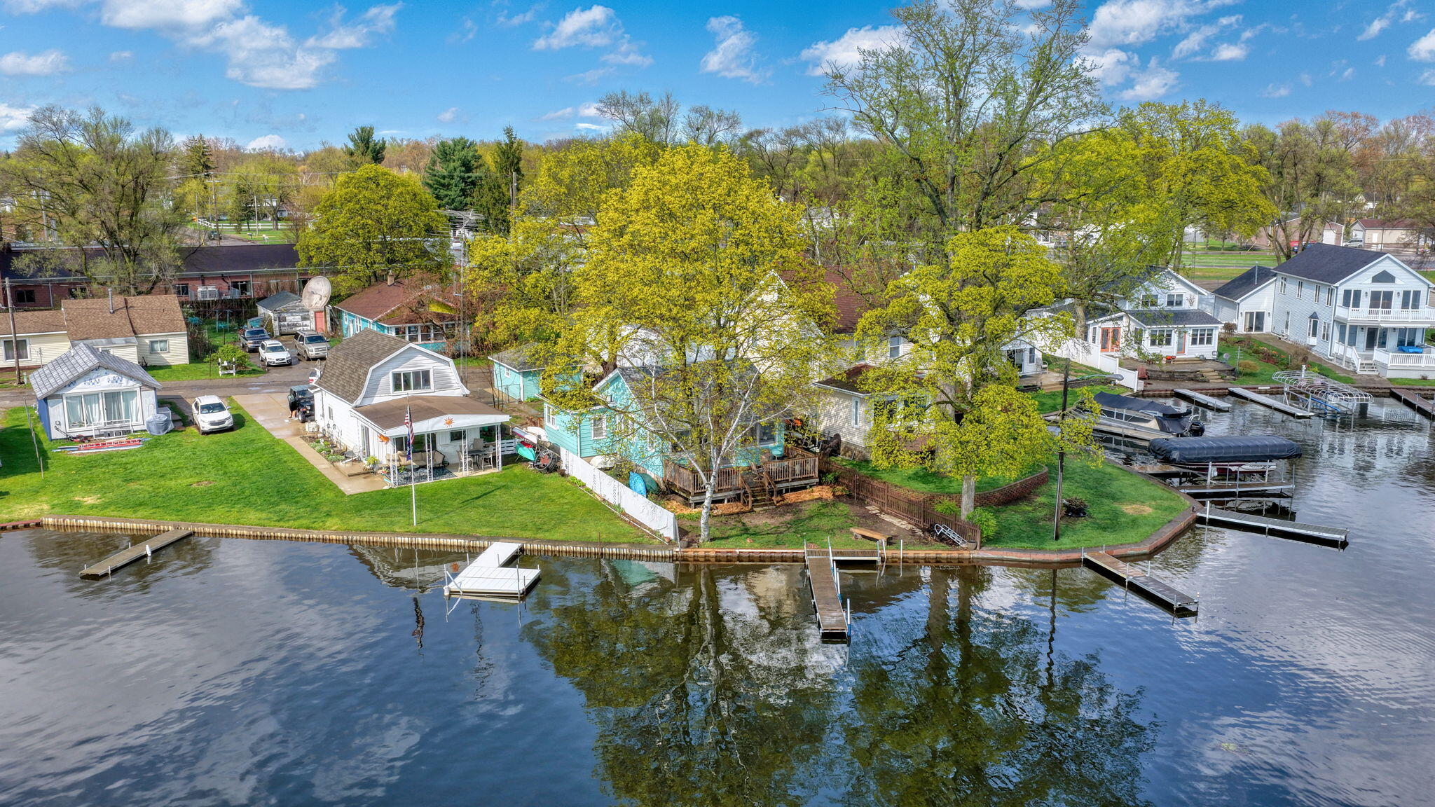 131 N Lakeside Drive