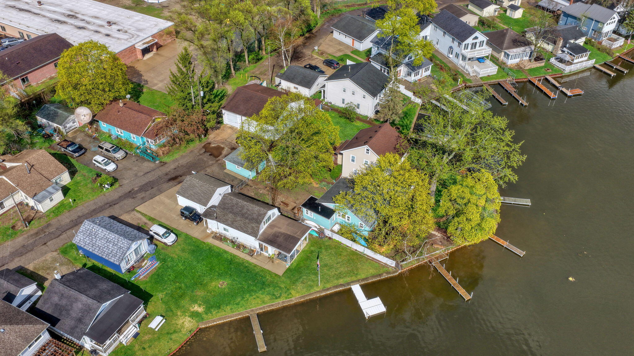 131 N Lakeside Drive