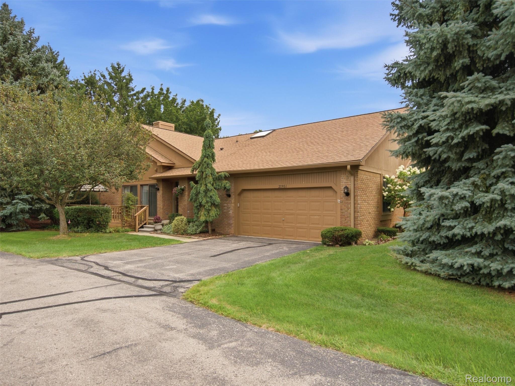 2195 London Bridge Drive