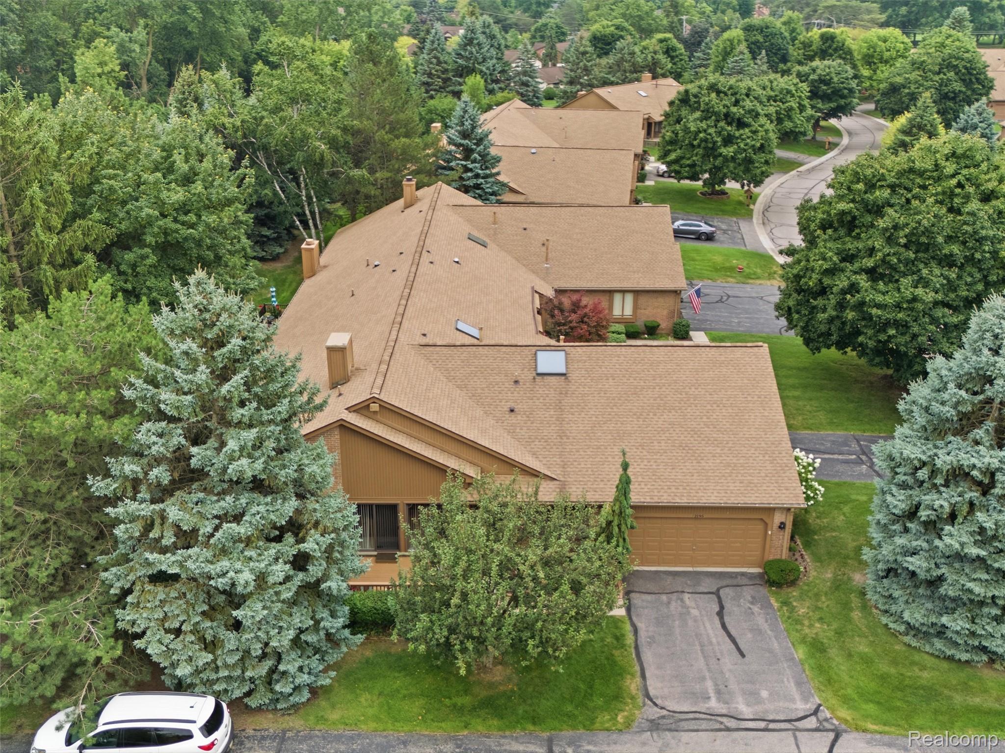 2195 London Bridge Drive