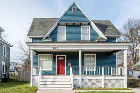 814 Columbus Avenue Benton Harbor City MI 49022