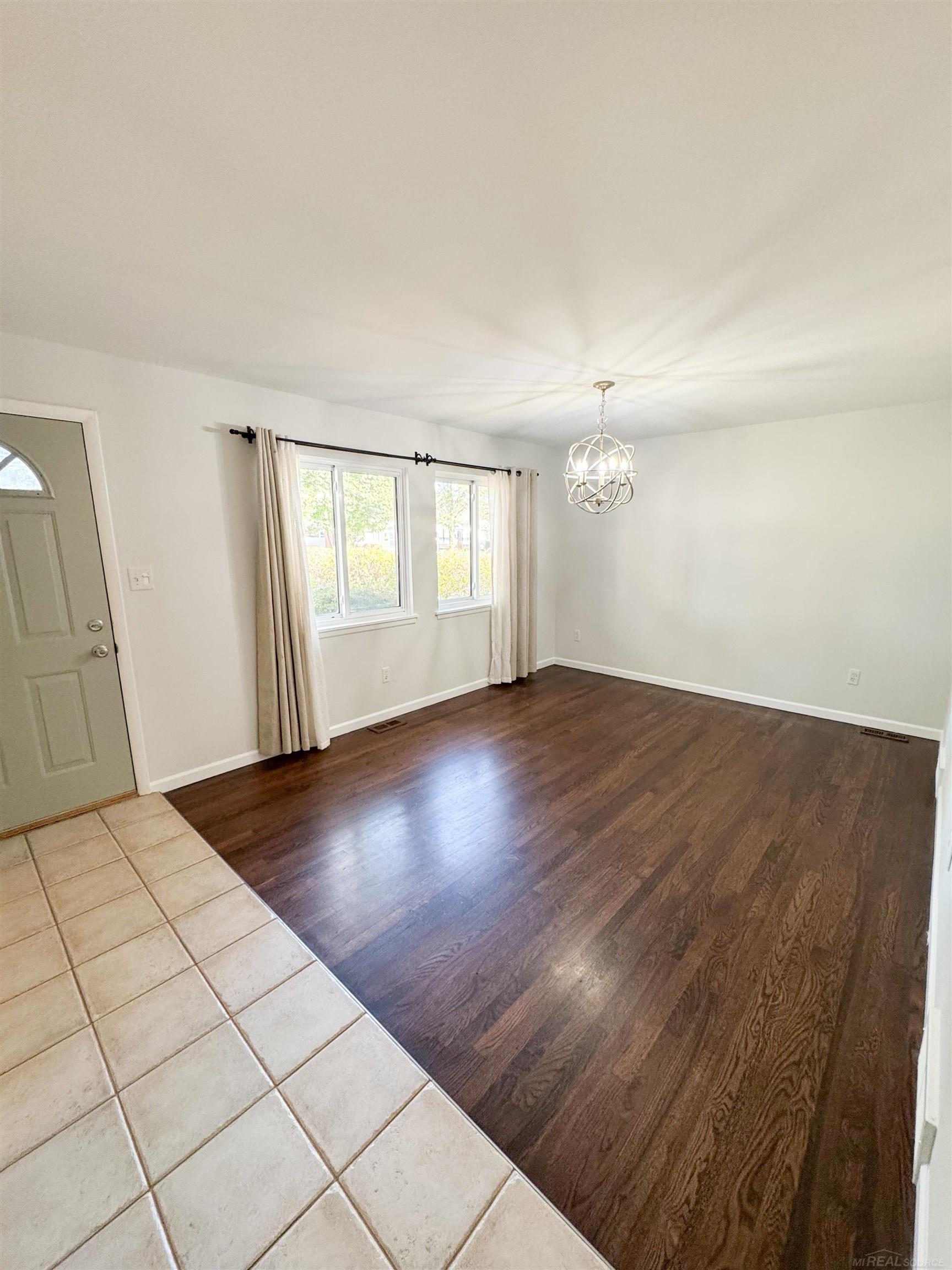 12816 Kinlock Drive