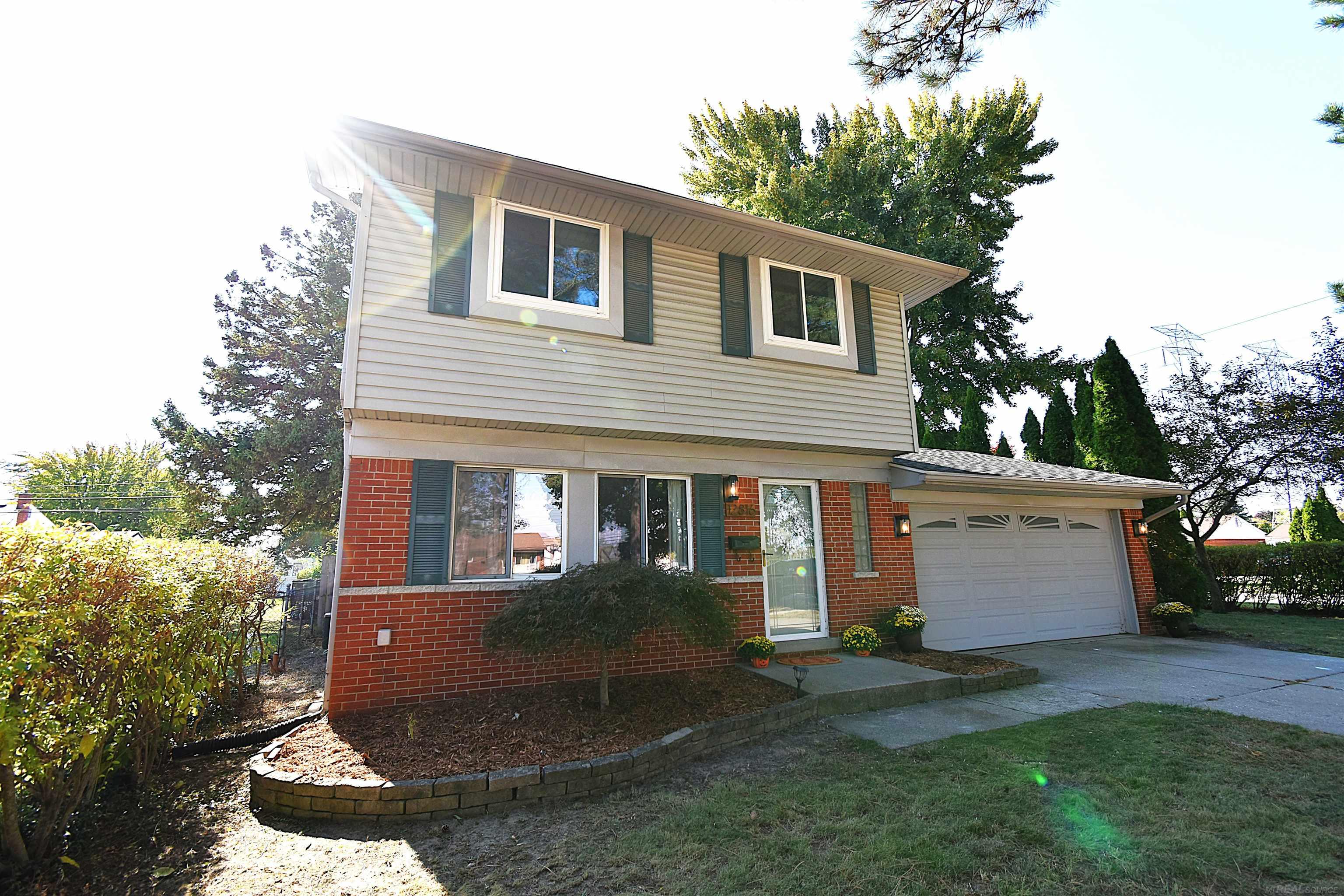 12816 Kinlock Drive
