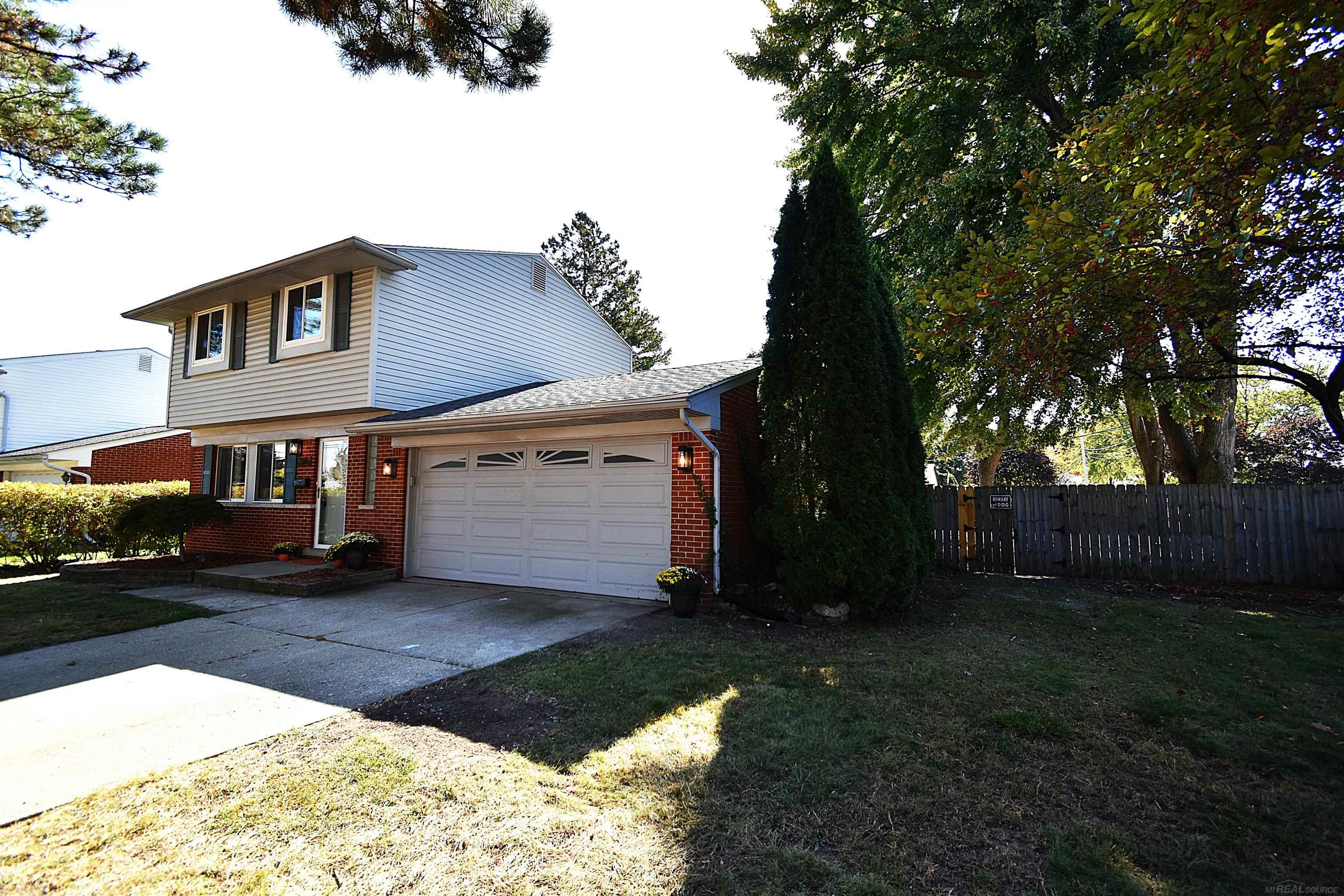12816 Kinlock Drive