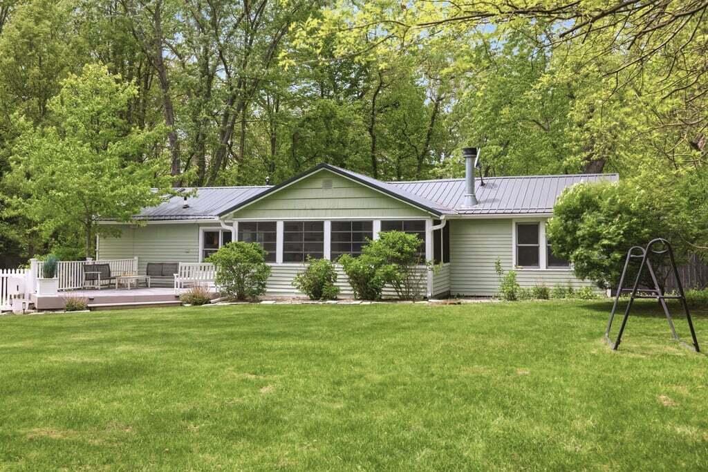15566 Red Arrow Highway