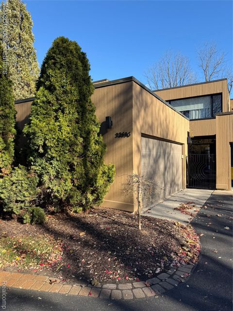 32696 Ravine Drive Franklin Village MI 48025