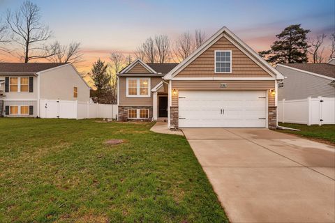 Photo of 72386 Beacon Court, South Haven Charter Township, MI 49090 (MLS # 65026015563)