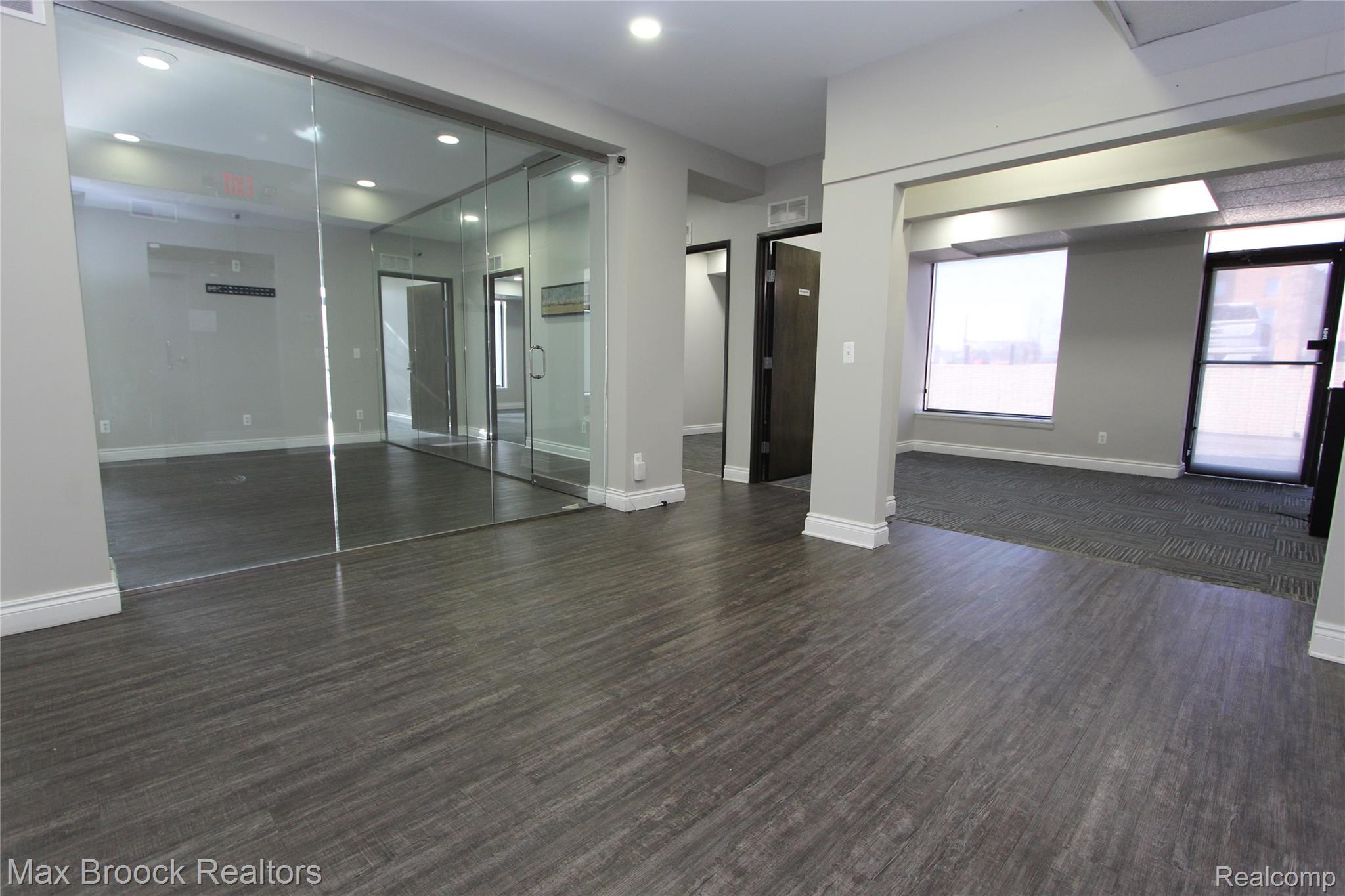 33060 Northwestern Highway 110