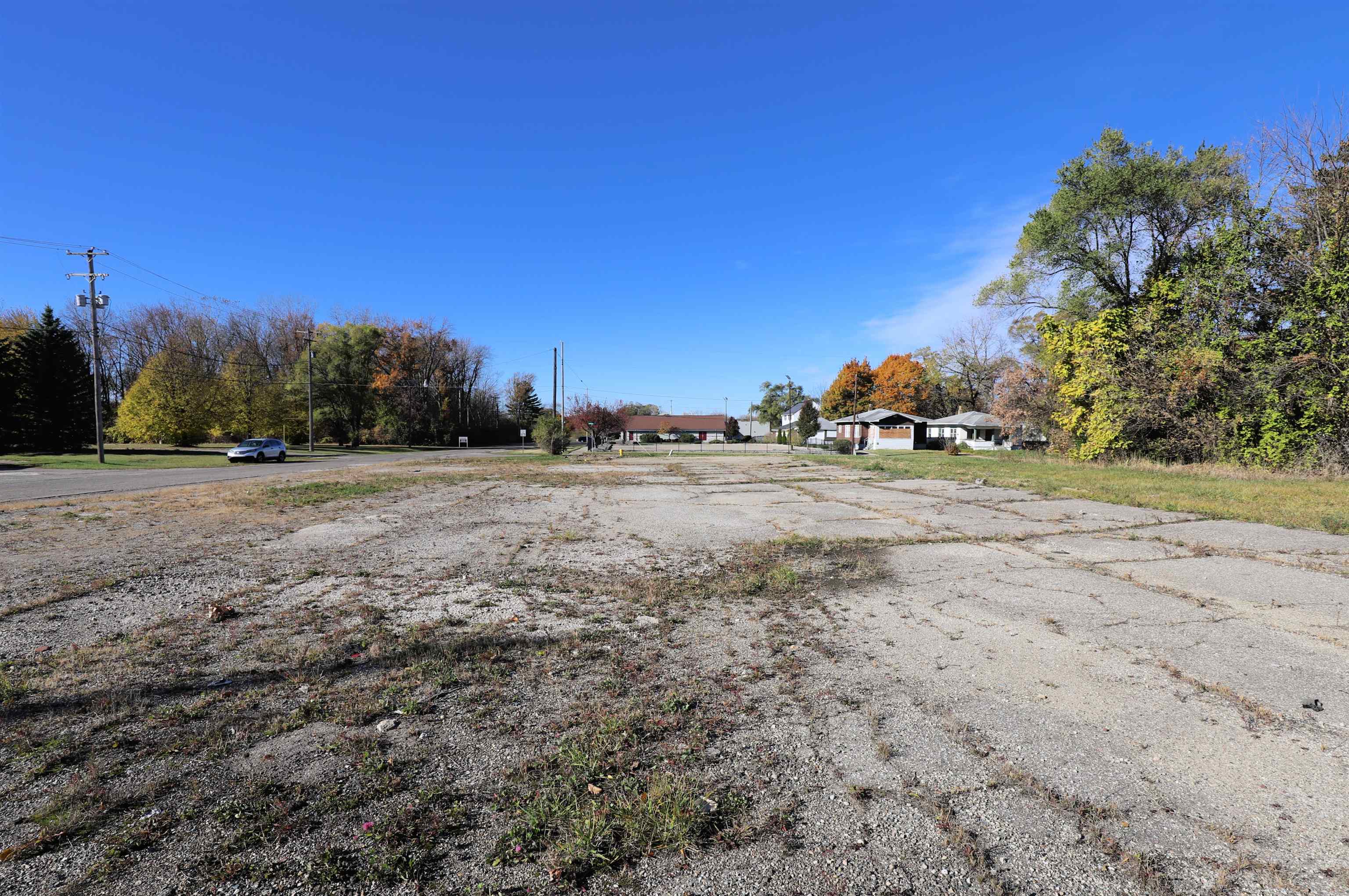 702/718 W Flint Park Boulevard