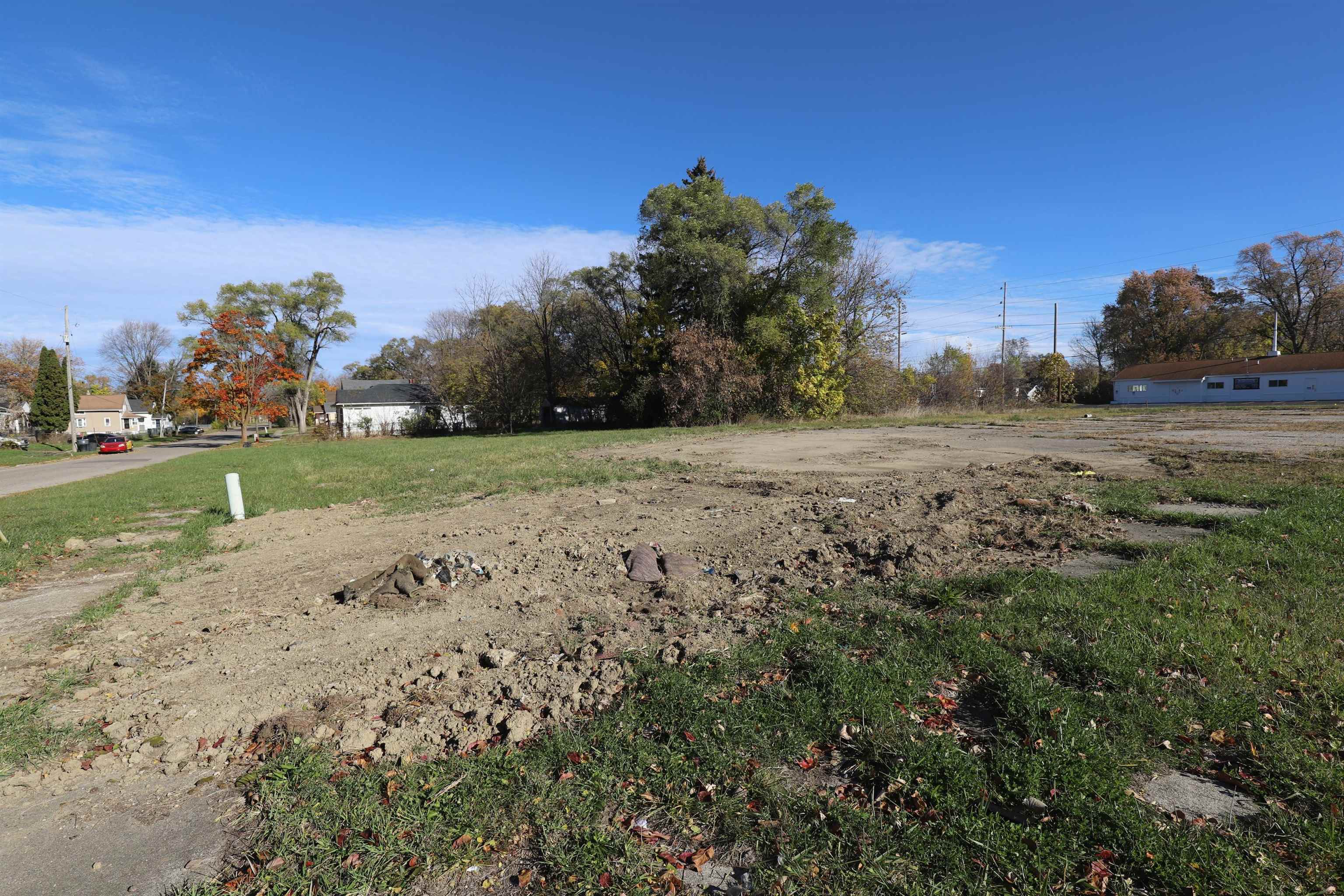 702/718 W Flint Park Boulevard