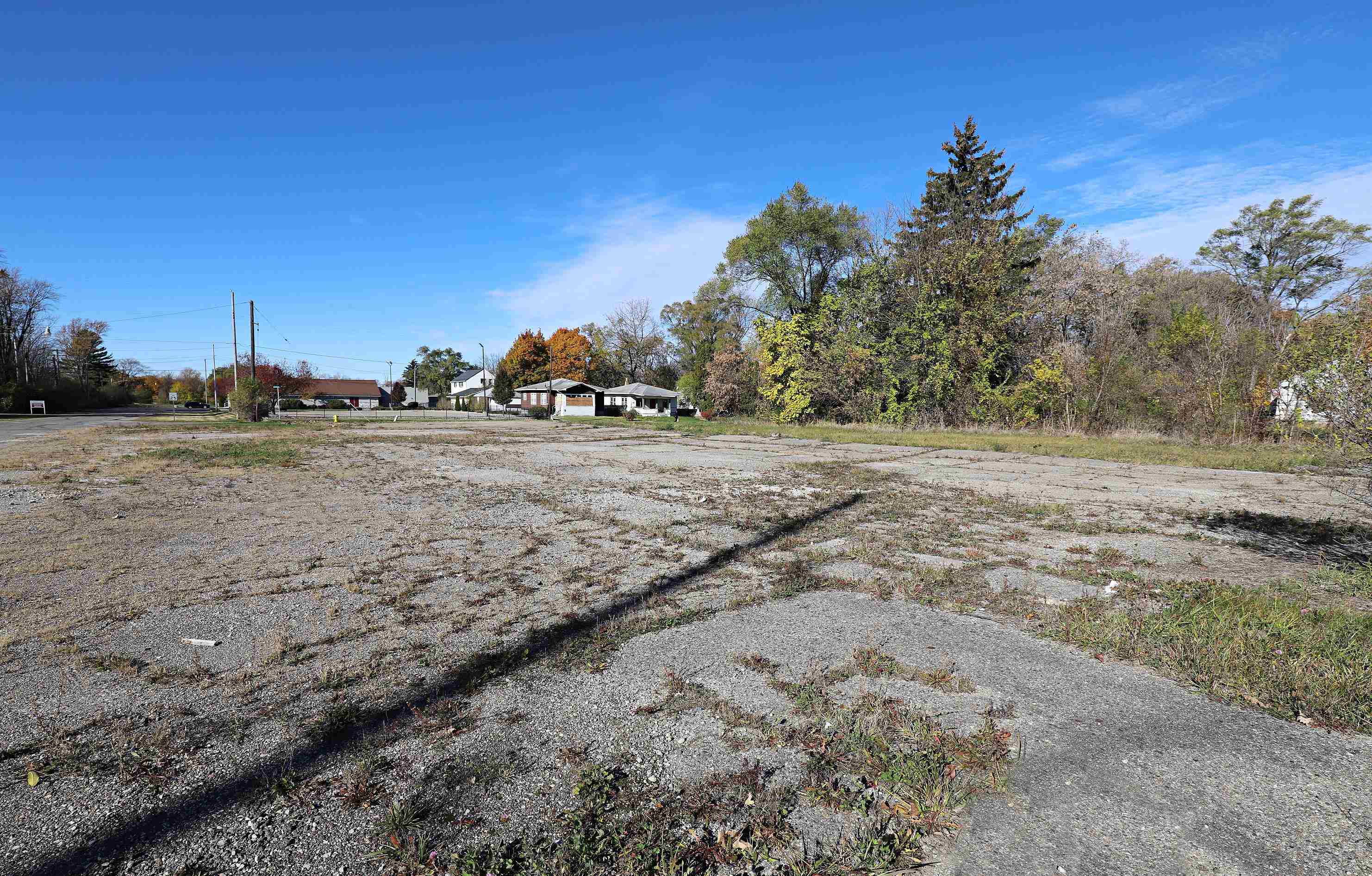 702/718 W Flint Park Boulevard