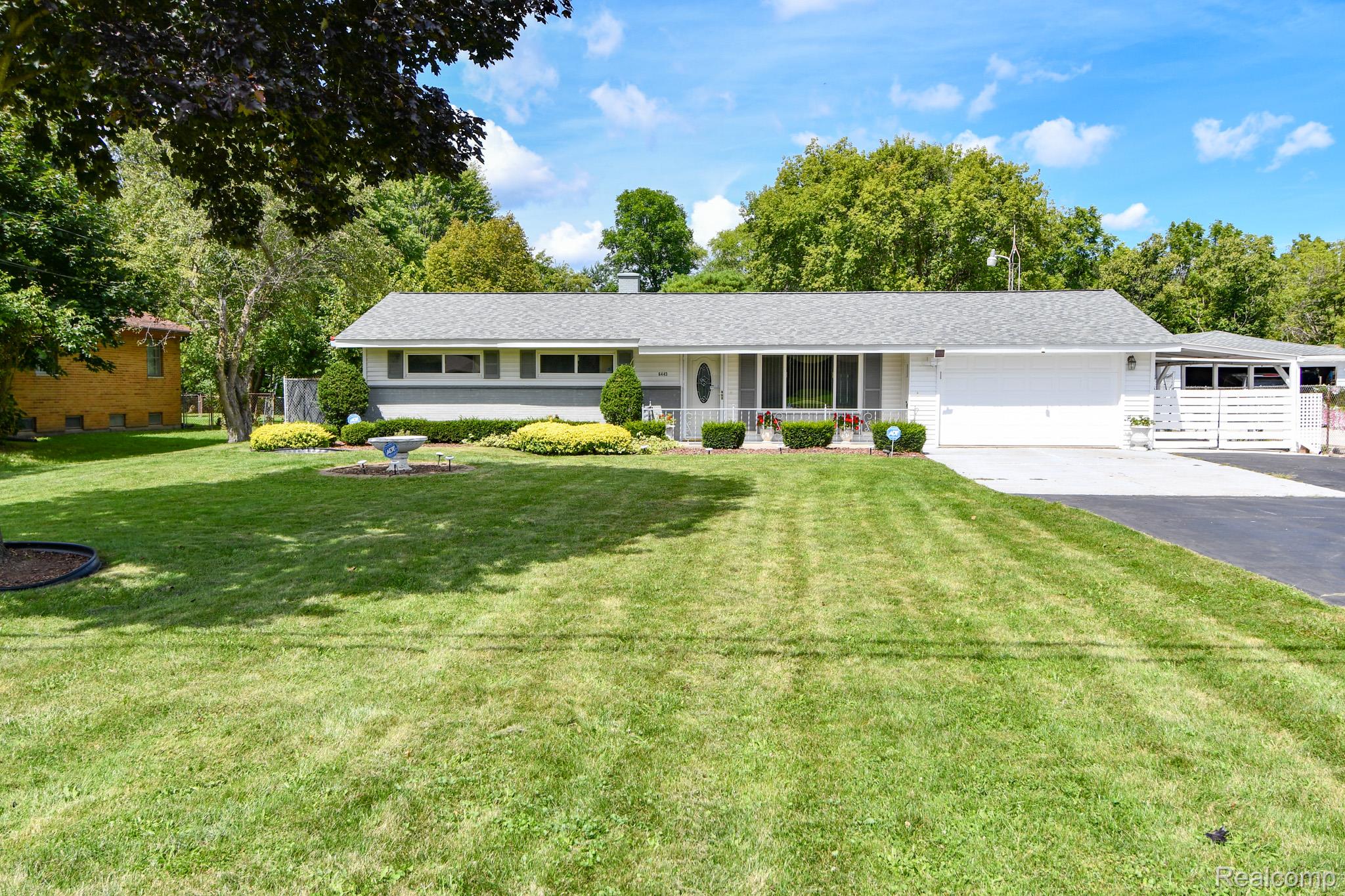 Genesee Charter Township, Michigan 48506, United States, 3 Bedrooms Bedrooms, ,2 BathroomsBathrooms,Residential,Active,210384