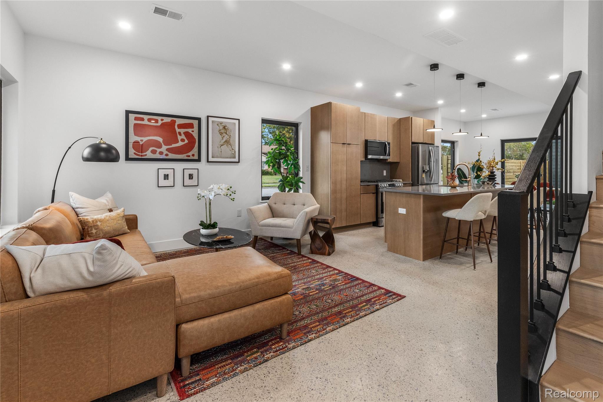 Detroit City, Michigan 48206, United States, 2 Bedrooms Bedrooms, ,3 BathroomsBathrooms,Residential,Active,216692