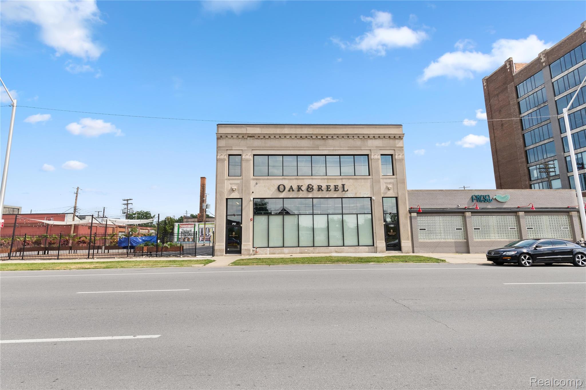 Detroit City, Michigan 48206, United States, 2 Bedrooms Bedrooms, ,3 BathroomsBathrooms,Residential,Active,216692