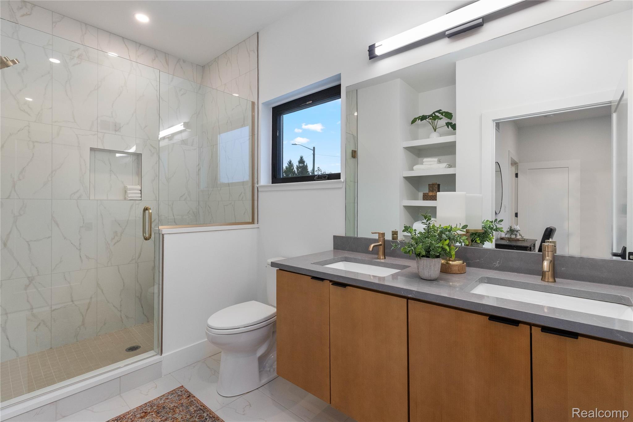 Detroit City, Michigan 48206, United States, 2 Bedrooms Bedrooms, ,3 BathroomsBathrooms,Residential,Active,216692