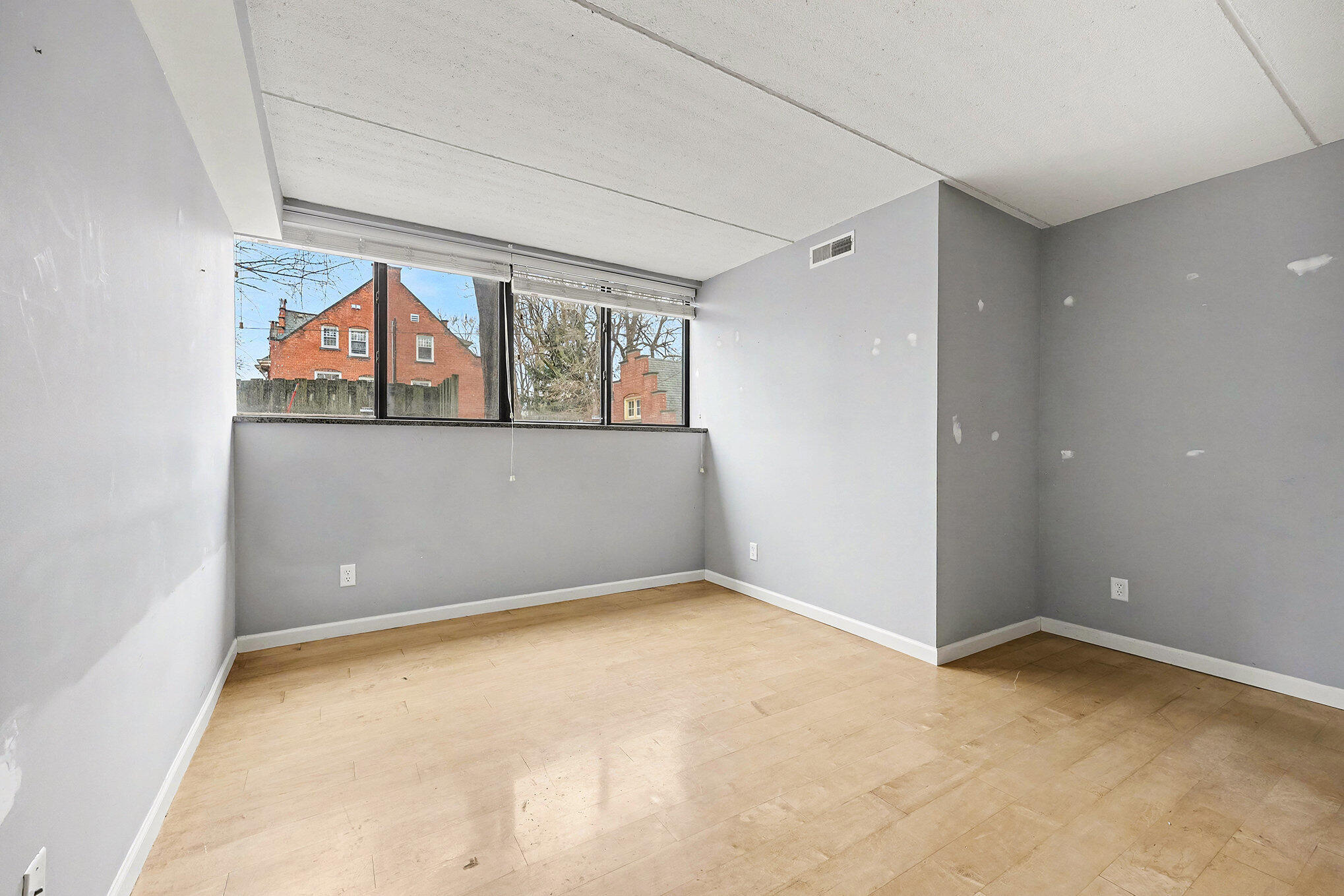 460 E Fulton Street E 2