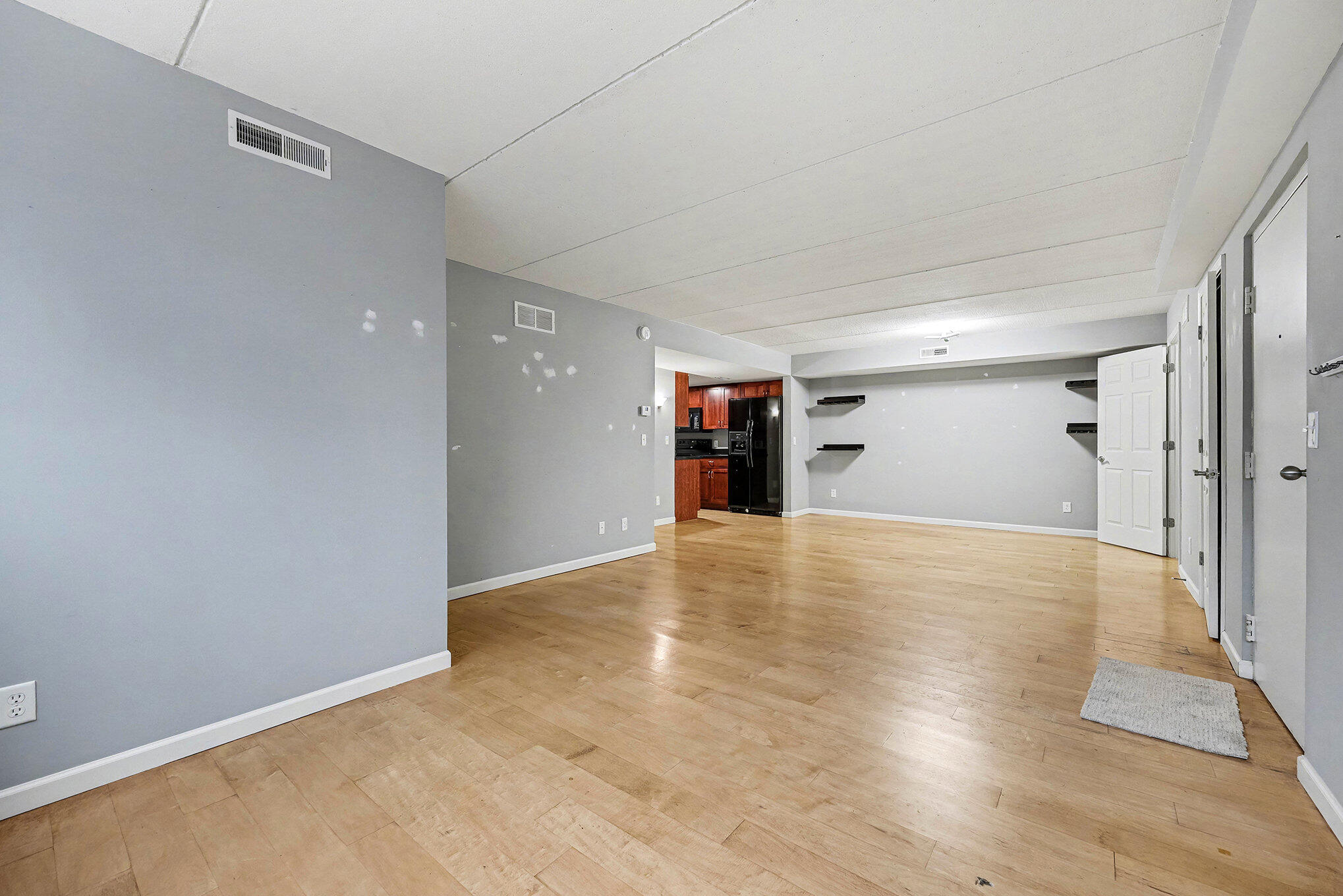 460 E Fulton Street E 2