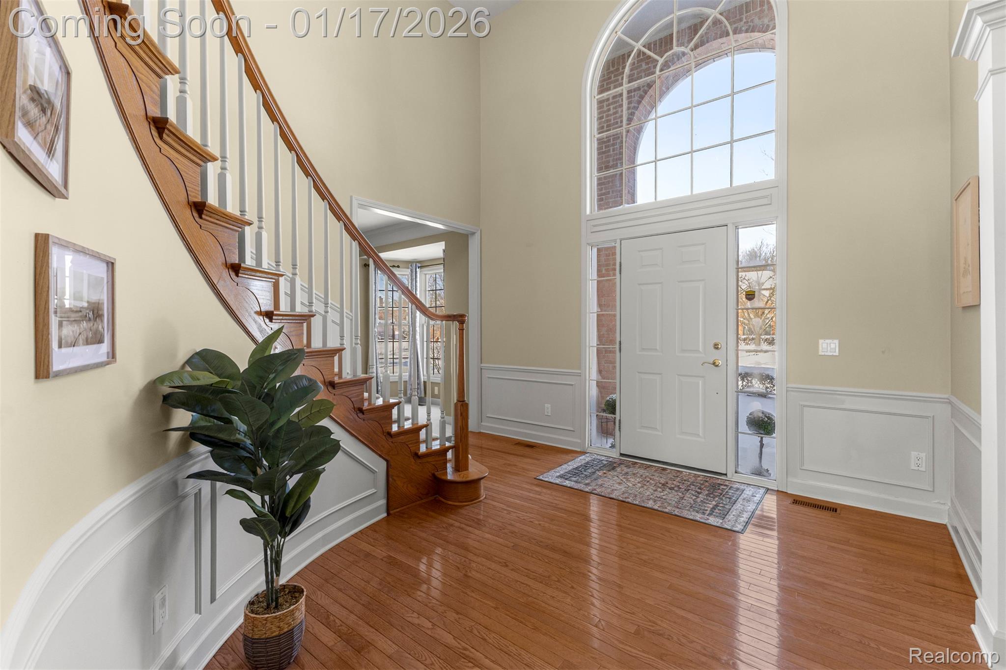 44570 White Pine Circle W