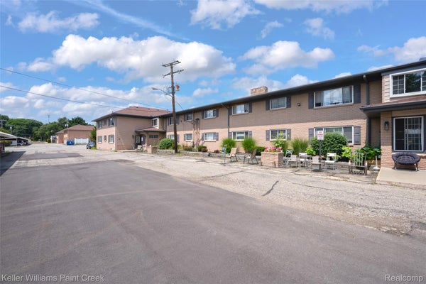 2311 WALTON BLVD UNIT 44, ROCHESTER HILLS, MI 48309 - Image a1c4ee42e089d2e5cdc4b93862957587/1397862340