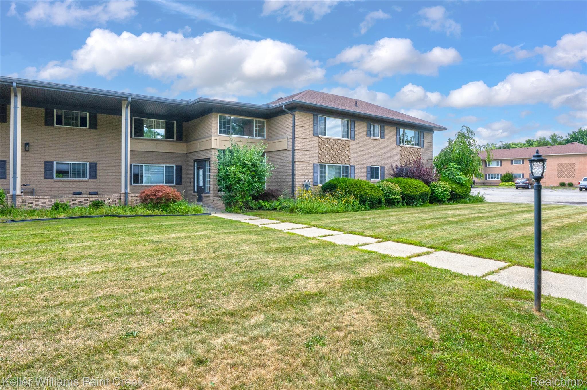 2311 Walton Boulevard 44