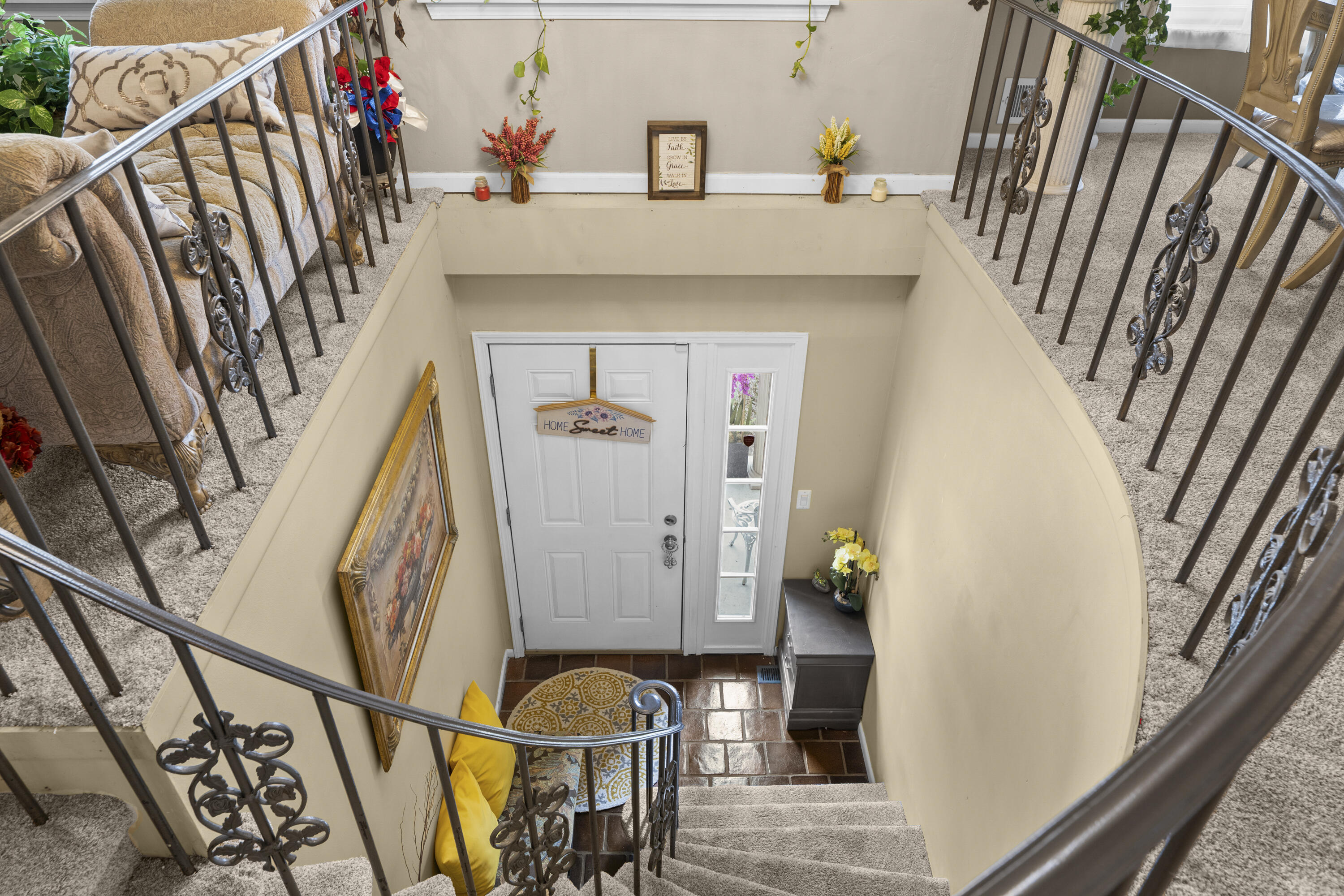 4376 Knightsbridge Lane