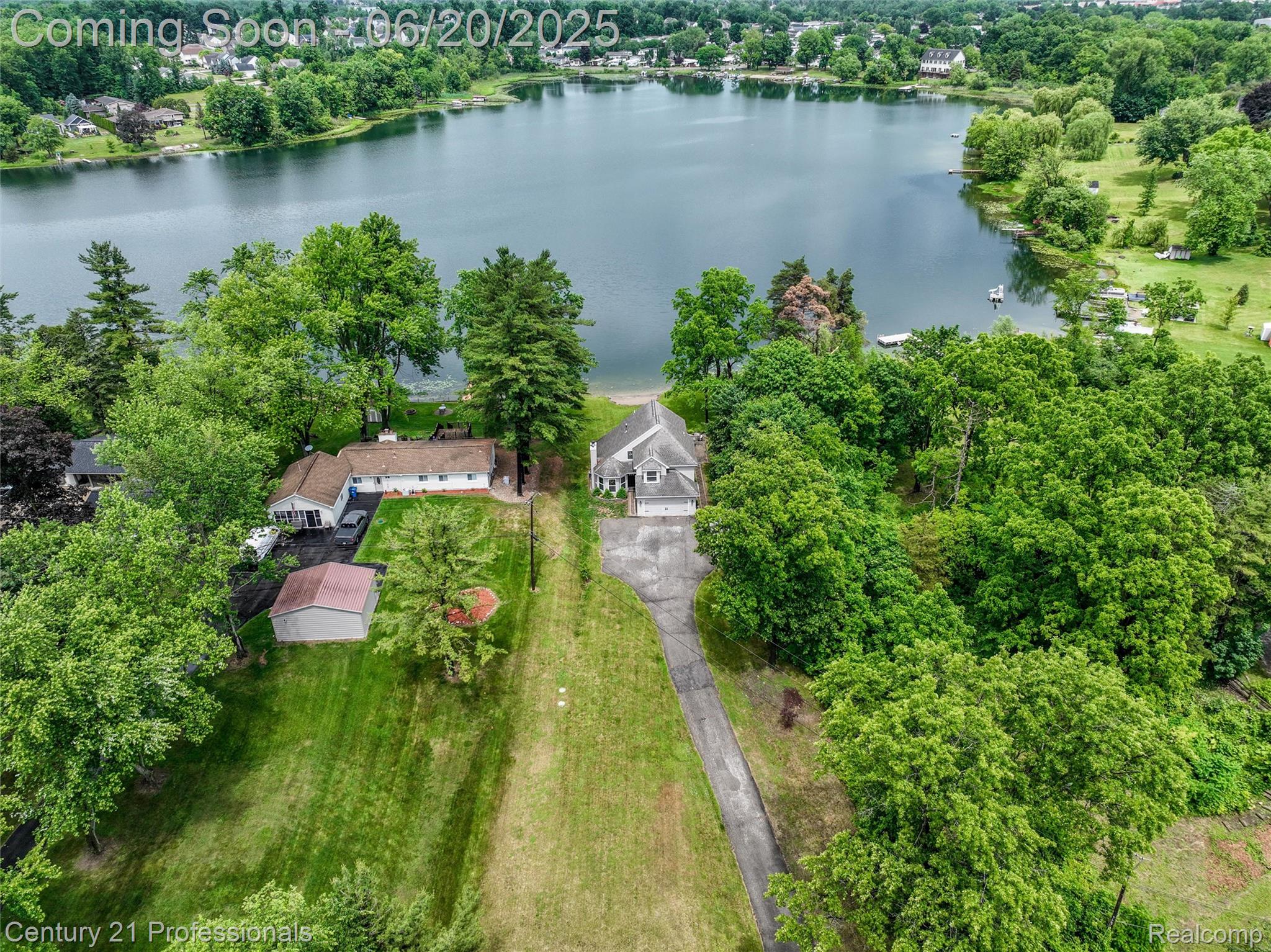 1052 Maple Heights Drive