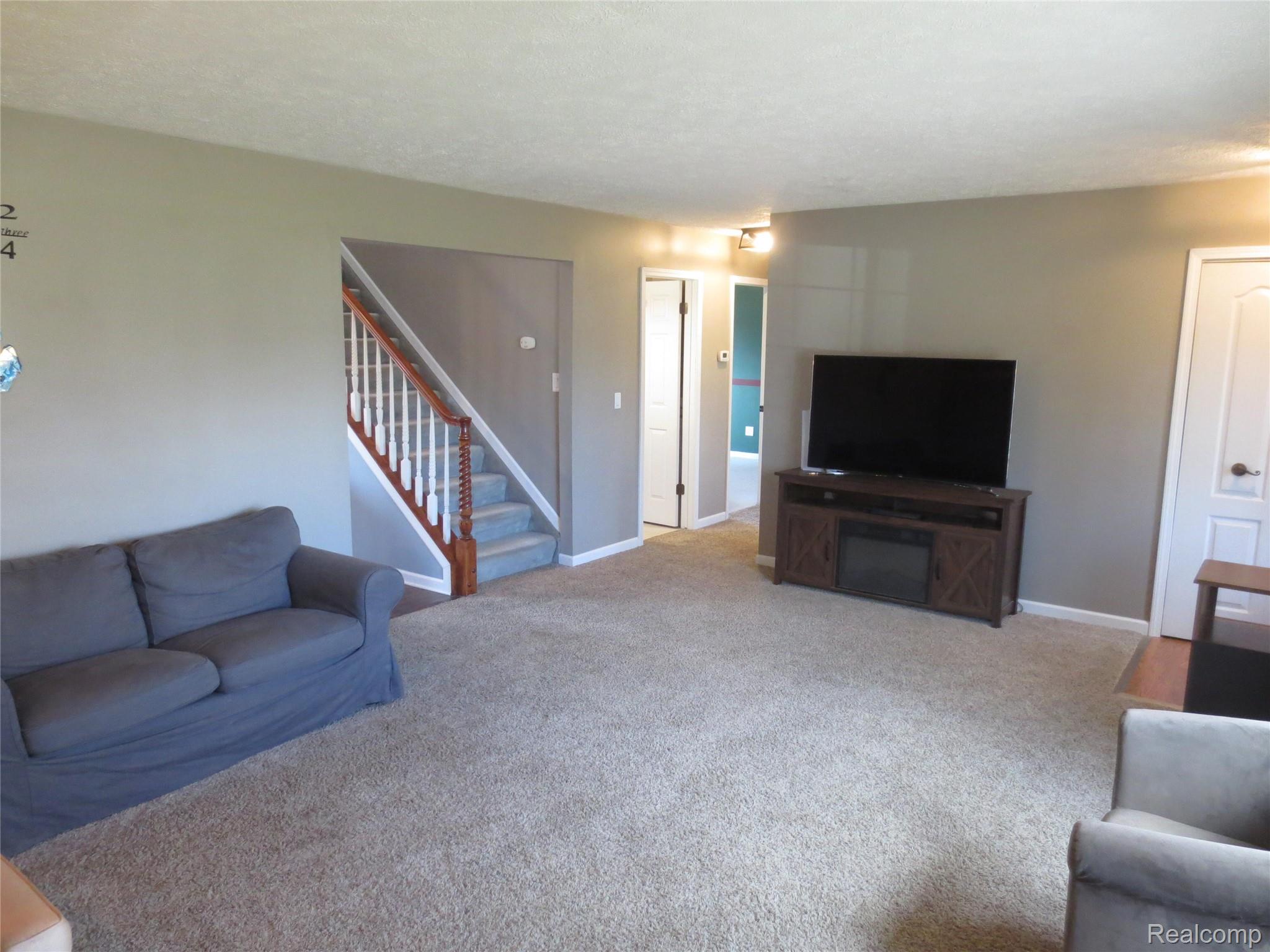 61365 Creekview Drive