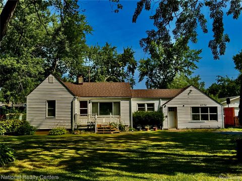 6376 Lanman Drive Waterford Charter Township MI 48329